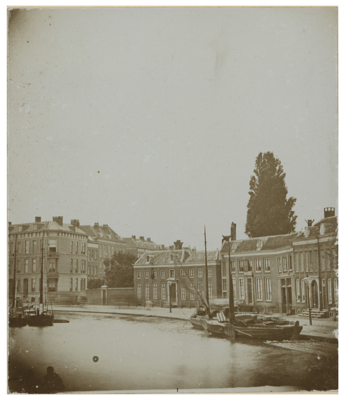 De Coolsingel met de ingang van de Kruiskade op de hoek van de Buitenplaats Mol Stadsarchief Rotterdam Beeldbank